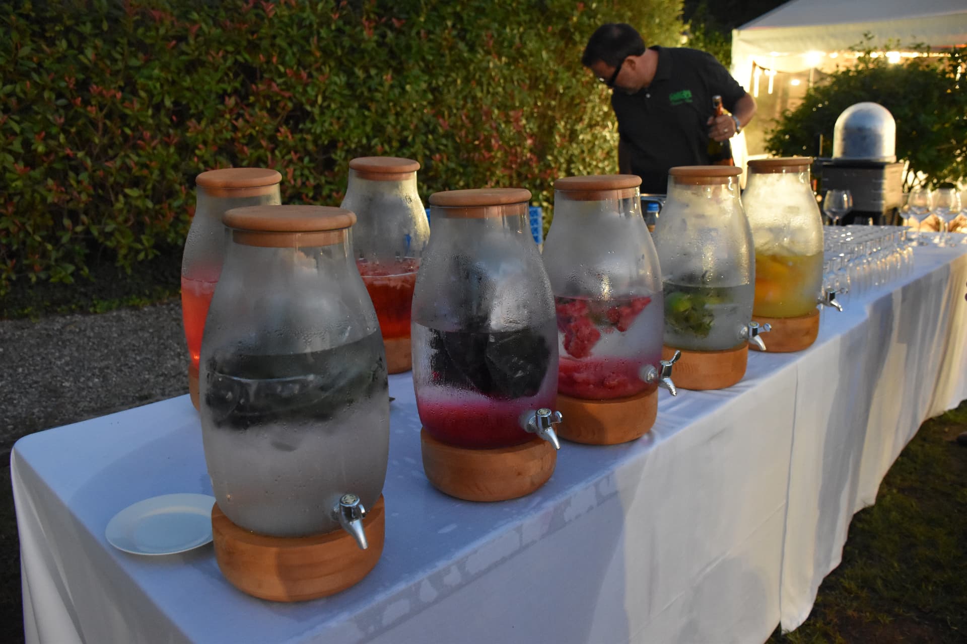 Dispenser di bibite fresche per l'aperitivo