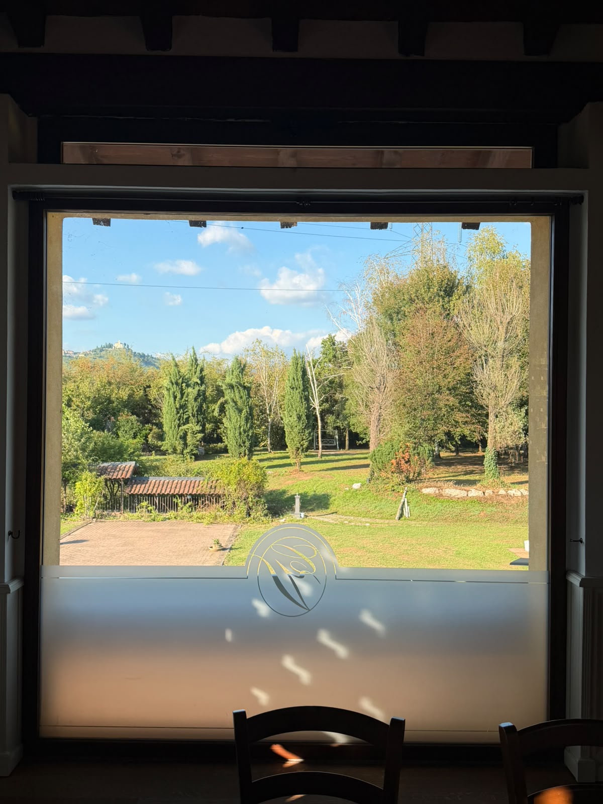Vista sul giardino dalla sala